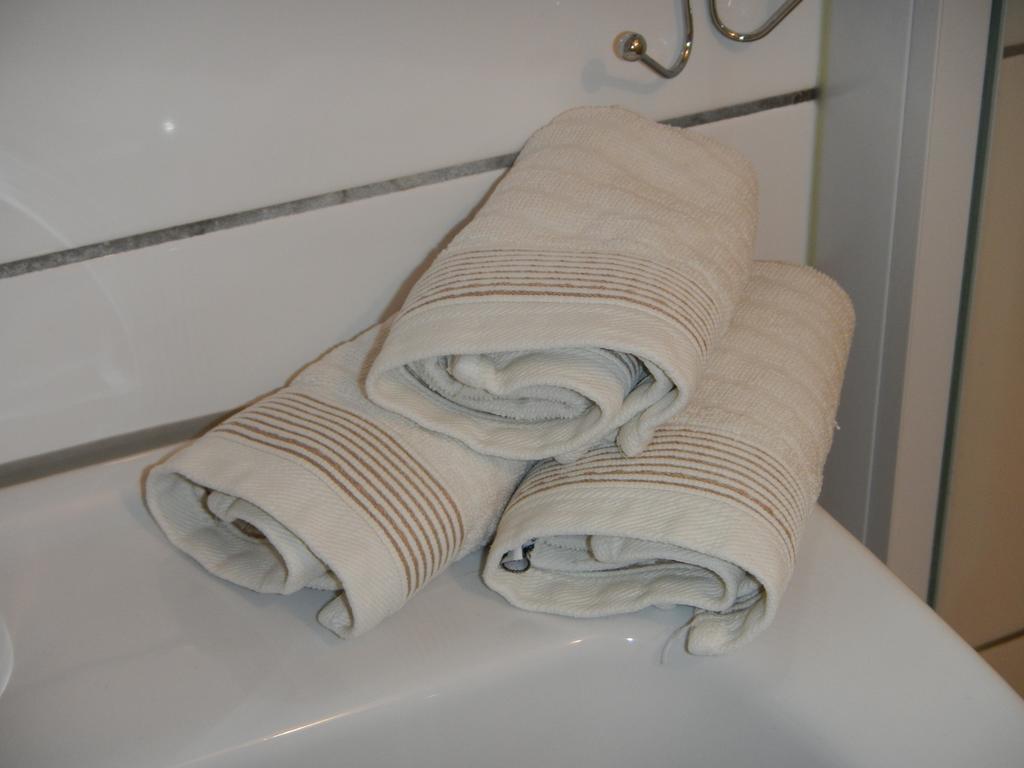 Sonniges Modernes Hoehenberg Appartement Keulen