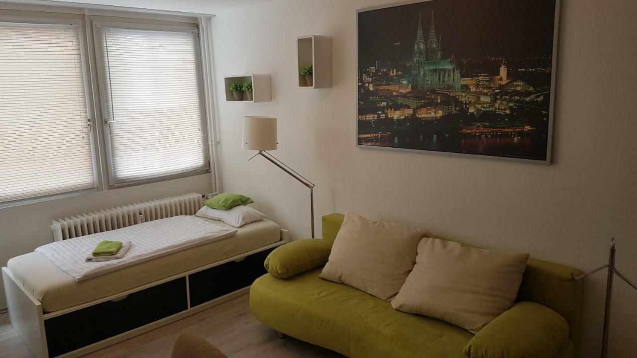 Sonniges Modernes Hoehenberg Appartement Keulen
