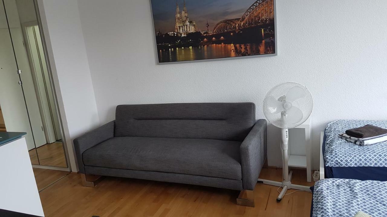 Sonniges Modernes Hoehenberg Appartement Keulen